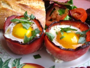 92_baked_eggs_and_mushrooms_in_ham_crisps_p634